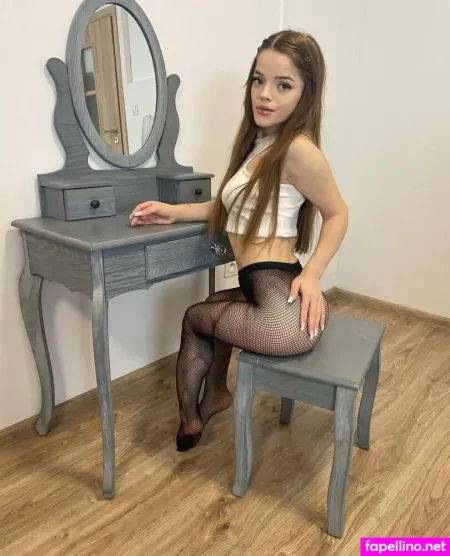 Littleteenvika OnlyFans Thumbnail #yD7VFnRdU9