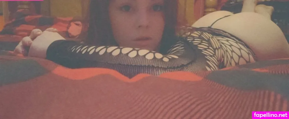 Littlevixen97 OnlyFans Thumbnail #WQ1xBerYES