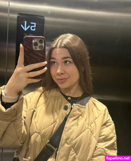 Littlewaiifu 1 OnlyFans Thumbnail #XHCRIvad5v