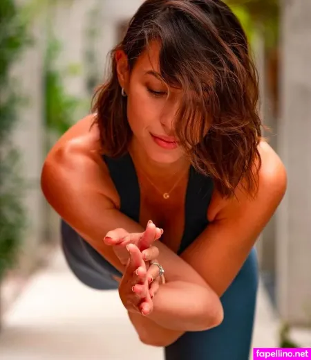 Liv Lo Golding OnlyFans Thumbnail #DohnluVTcb