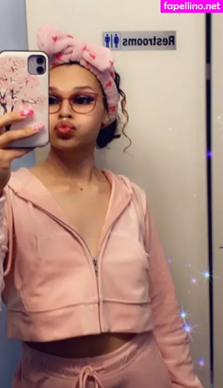 Liv Rose OnlyFans Thumbnail #PPtKgAgfWY