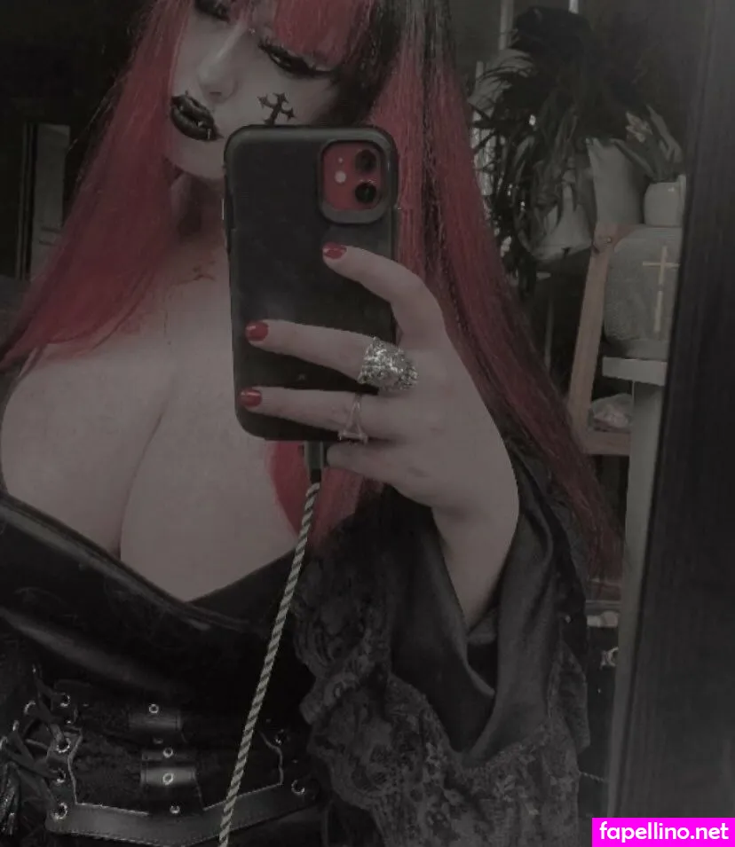 livdracula, vampireofyourdreams Nude Leaked OnlyFans Photo #3aYCrnznsE