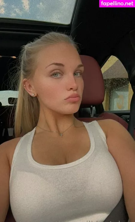 Livelovelee OnlyFans Thumbnail #3F1t6oHdvW