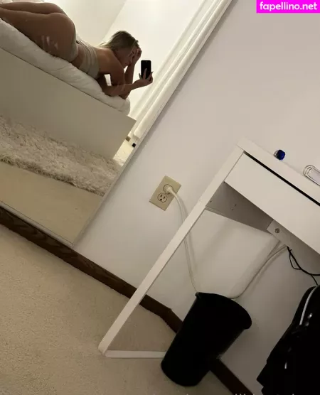 Livelovelee OnlyFans Thumbnail #sAOCuE9OY1