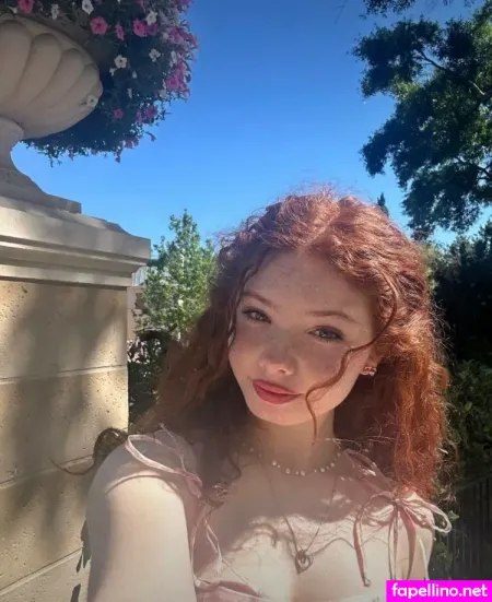 Livia Paige OnlyFans Thumbnail #2J4yAefWxC