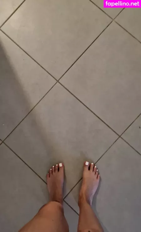 Livie Feet OnlyFans Thumbnail #nBjfBoi5Mn