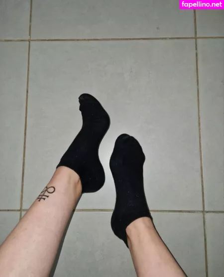 Livie Feet OnlyFans Thumbnail #xjhYEnk5a2