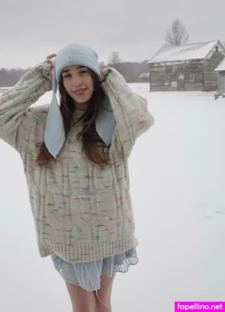 Livinia 5 OnlyFans Thumbnail #iaVPGGQh44