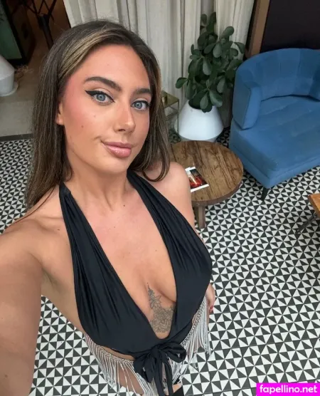 Livinlavidalicia OnlyFans Thumbnail #O4WF7SkL8Y