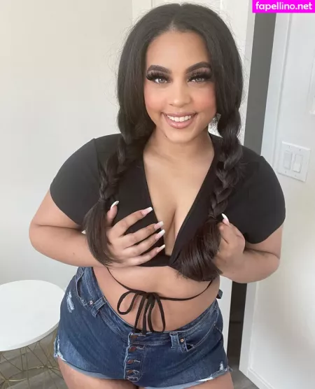 Livinwithloren OnlyFans Thumbnail #eF1T4sEPRN