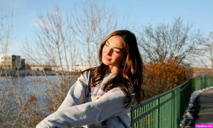 Livrylee OnlyFans Thumbnail #KqbOXjvzsq