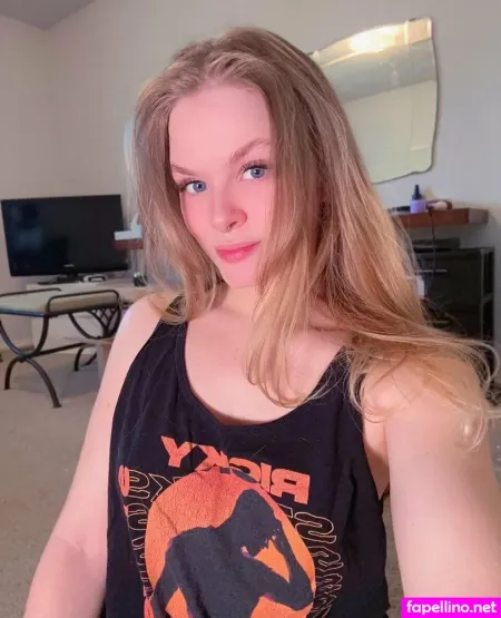 Livwildflowerz OnlyFans Thumbnail #o4I9fXLMzc