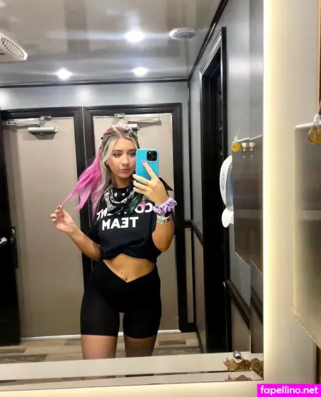 Liz Hagearty OnlyFans Thumbnail #ArPtEzmnG2