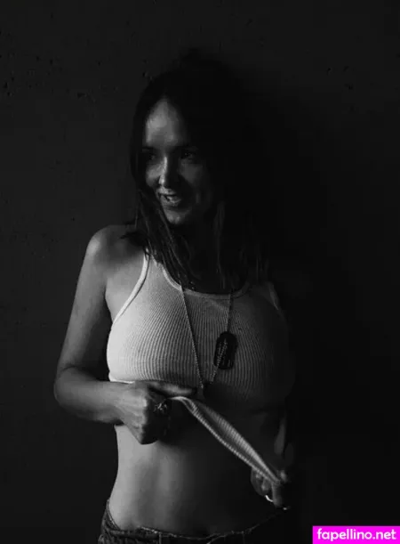 Liz Huett OnlyFans Thumbnail #bzg9KiZuFV