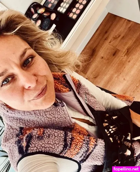 Liz Van K OnlyFans Thumbnail #GkGiBSq2st