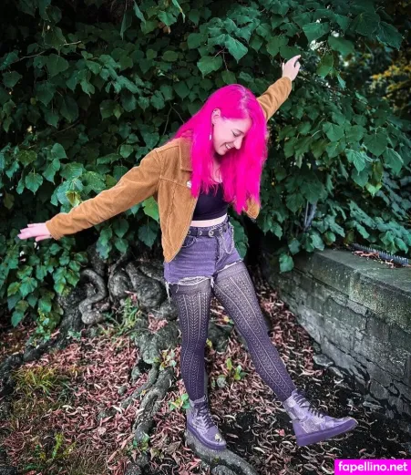 Liza Grimm OnlyFans Thumbnail #0kVbQkQnZw