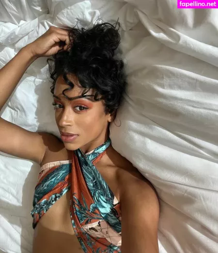 Liza Koshy OnlyFans Thumbnail #KnHBMGldtx