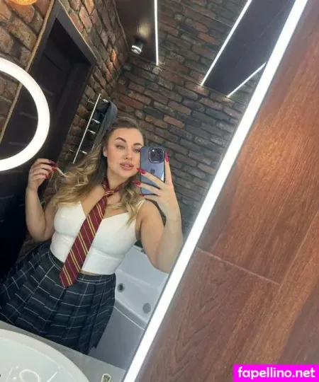 Liza Moon OnlyFans Thumbnail #qrJCRGYoAV