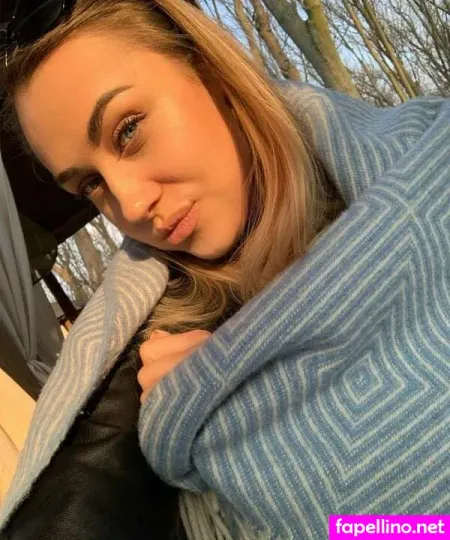 Liza Moon OnlyFans Thumbnail #vWqlq57yYI