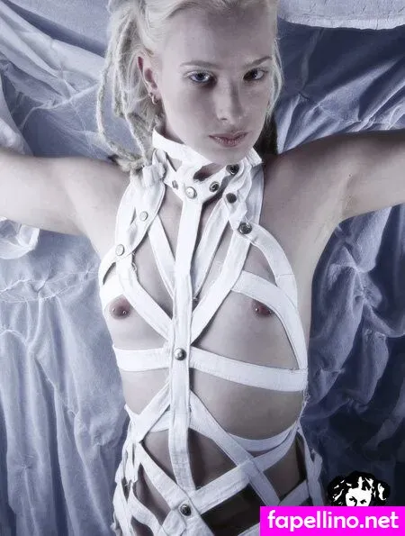 Lizarose OnlyFans Thumbnail #8PFzlSyibf