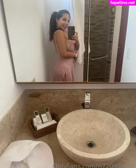 Lizbethoficial OnlyFans Thumbnail #PyTQe9bDUN