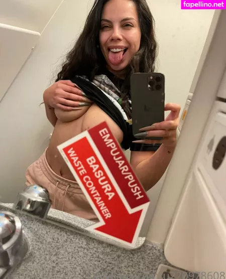 Lizbethoficial OnlyFans Thumbnail #QyRBFvYelh