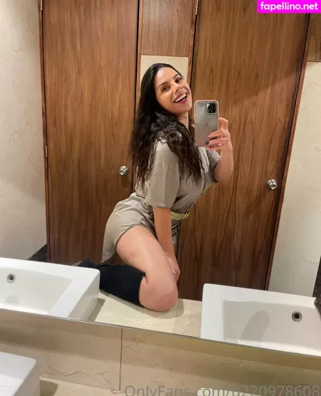 Lizbethoficial OnlyFans Thumbnail #ycG8aapWpW