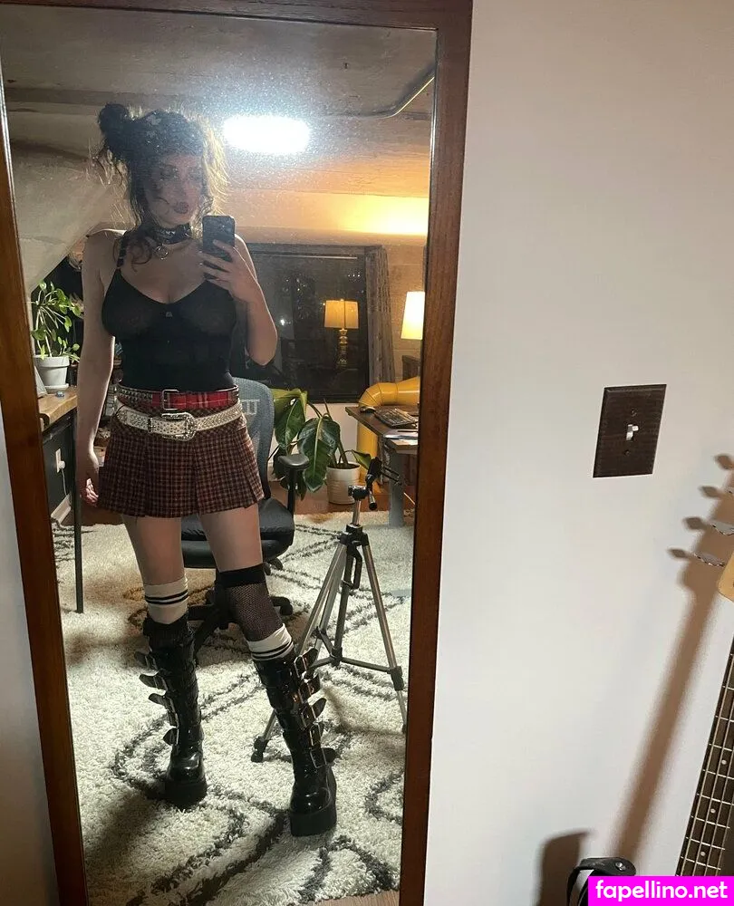 lizharvey__, lizharveynsfw Nude Leaked OnlyFans Photo #bnqqeasR8v