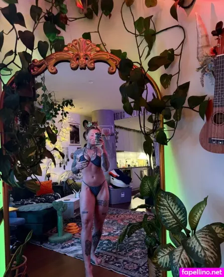 Lizlovelive 1995 OnlyFans Thumbnail #TAADaLoTAQ