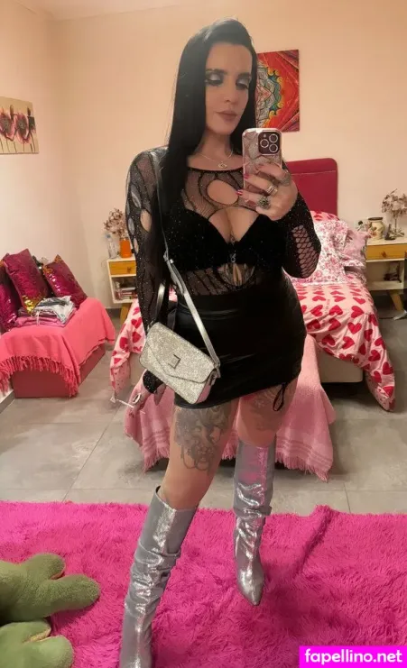 Lizvenus OnlyFans Thumbnail #XT1HH3Uo6F