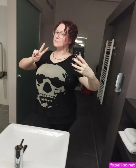 Lizzhardy OnlyFans Thumbnail #yTyZmagXZ5