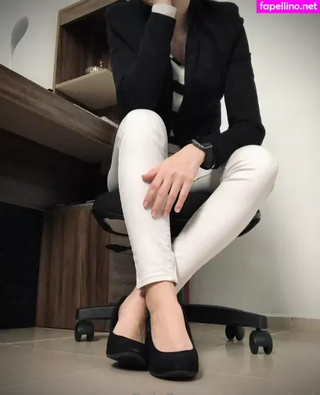 Lizzie Feet OnlyFans Thumbnail #hK8wRnFE3W