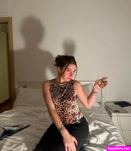 Lizzie Sennott OnlyFans Thumbnail #2bk2xPn1AU