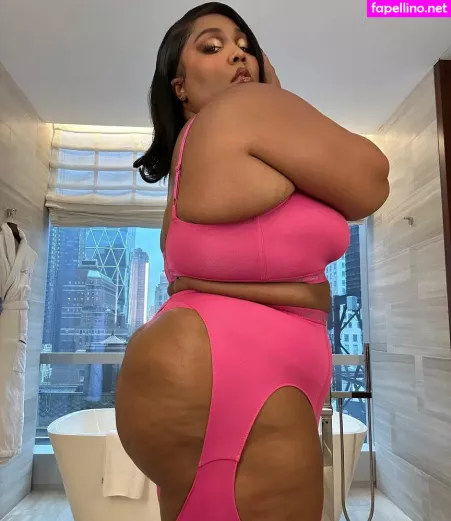 Lizzo OnlyFans Thumbnail #GiARKdaRWI