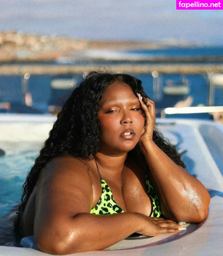 lizzo, lizzobeeating Nude Leaked OnlyFans Photo #pujKaxEACF