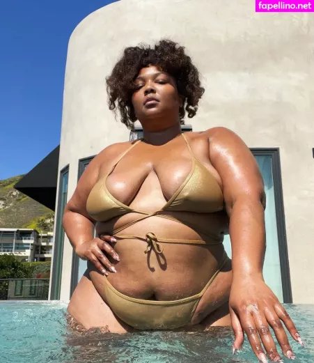 Lizzo OnlyFans Thumbnail #xUHY6qtQqX
