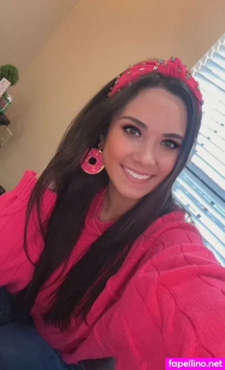 Lizzy B 2 Main Profile Photo