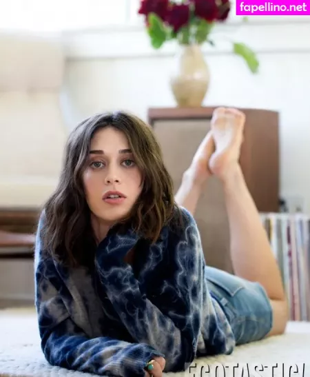 Lizzy Caplan OnlyFans Thumbnail #3SFAmFS9ek