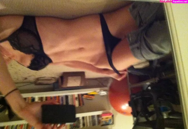 Lizzy Caplan OnlyFans Thumbnail #RiYHWCeDWn