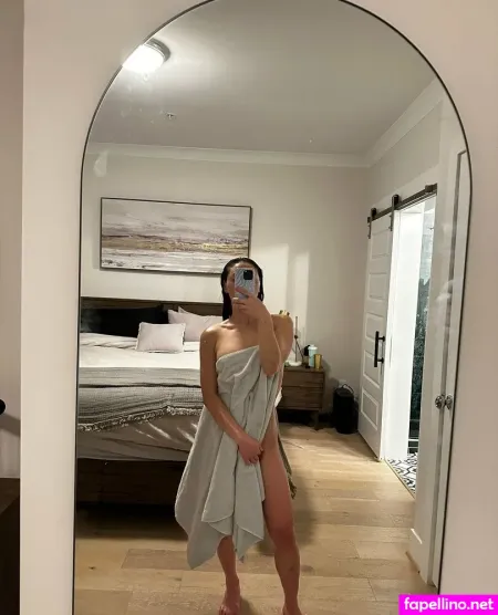Lizzy Capri OnlyFans Thumbnail #g8xau9RgzK