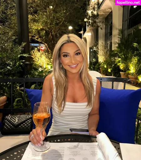 Lizzy Decologero OnlyFans Thumbnail #rGoUQFav8P