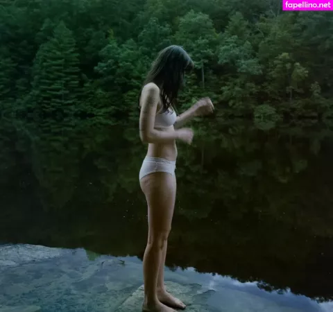 Lizzy Mcalpine OnlyFans Thumbnail #5bAmnGbBAX