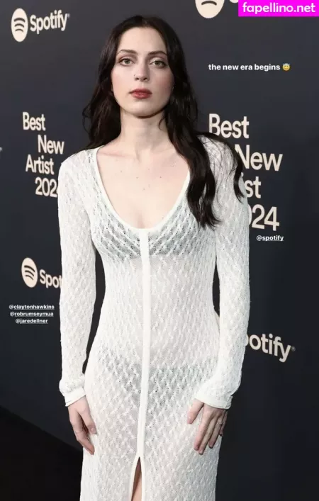 Lizzy Mcalpine OnlyFans Thumbnail #WCd4wuGmOi