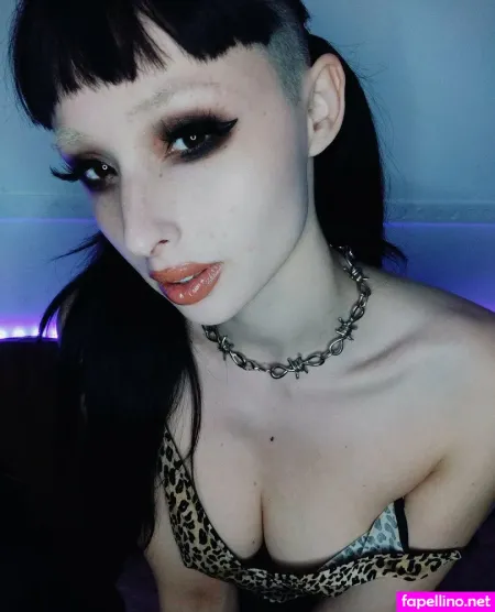 Lizzyembers Free OnlyFans Thumbnail #0EvuTbu9xx