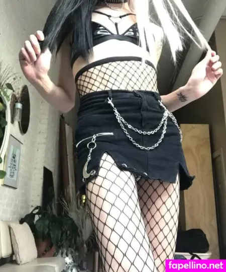 Lizzyredts OnlyFans Thumbnail #9BXXjgbqe1