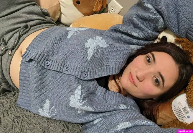 Lle222 OnlyFans Thumbnail #MIHCWEd2HM