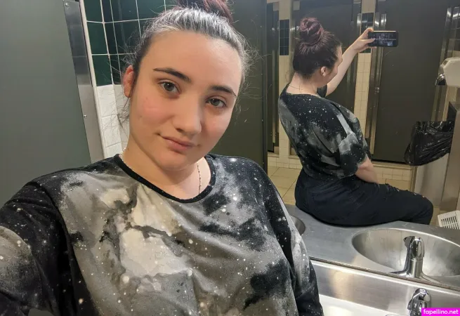 Lle222 OnlyFans Thumbnail #rlCs9J5Ict