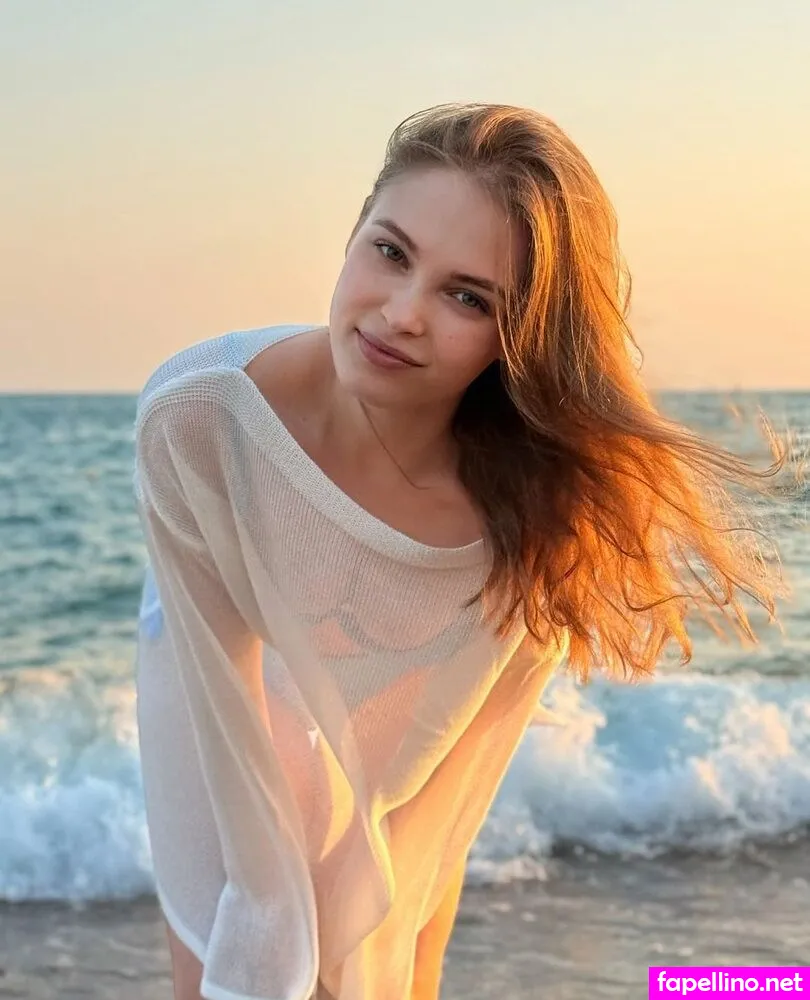linaonelv Nude Leaked OnlyFans Photo #BN0ux1L1pL