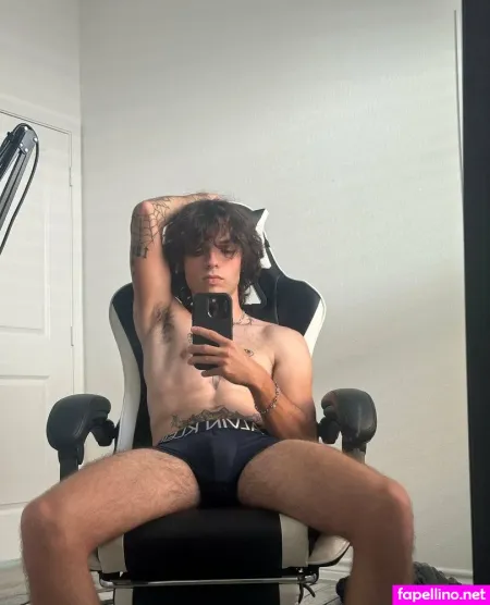 Logansprivatepage OnlyFans Thumbnail #YEPwtjZa1A