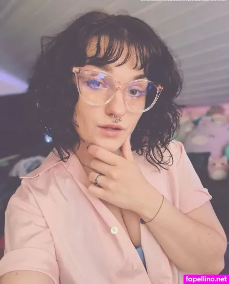 Loglady OnlyFans Thumbnail #P6P2AcId2X